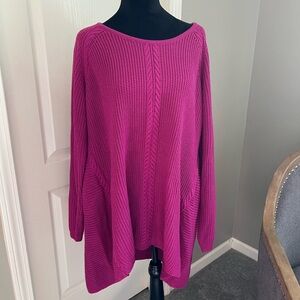 Design History Fuchsia Crew Neck Sweater